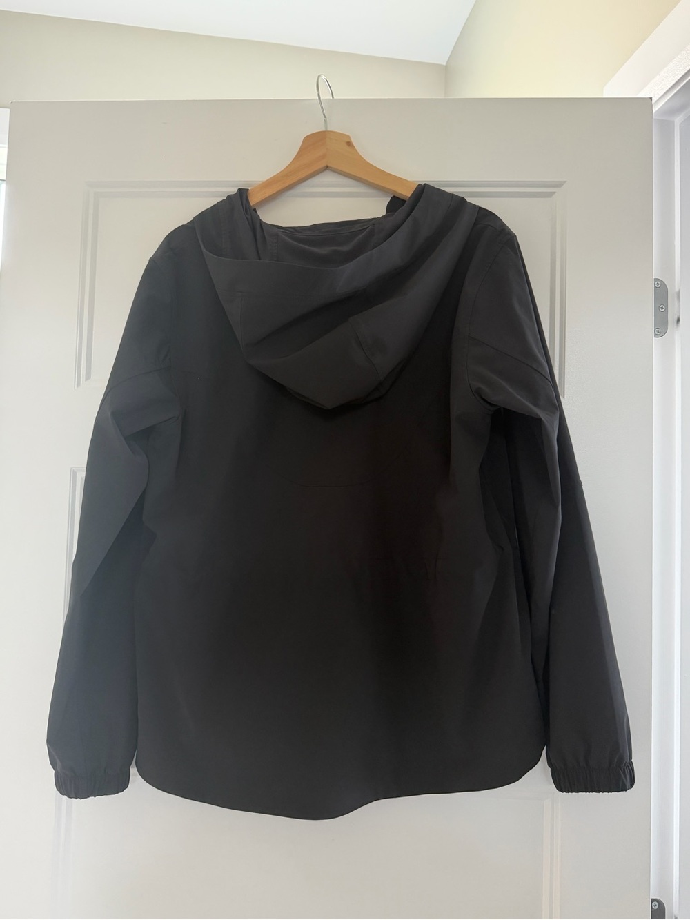 LULULEMON PACKABLE WATER REPELLENT JACKET - Picture 11 of 11